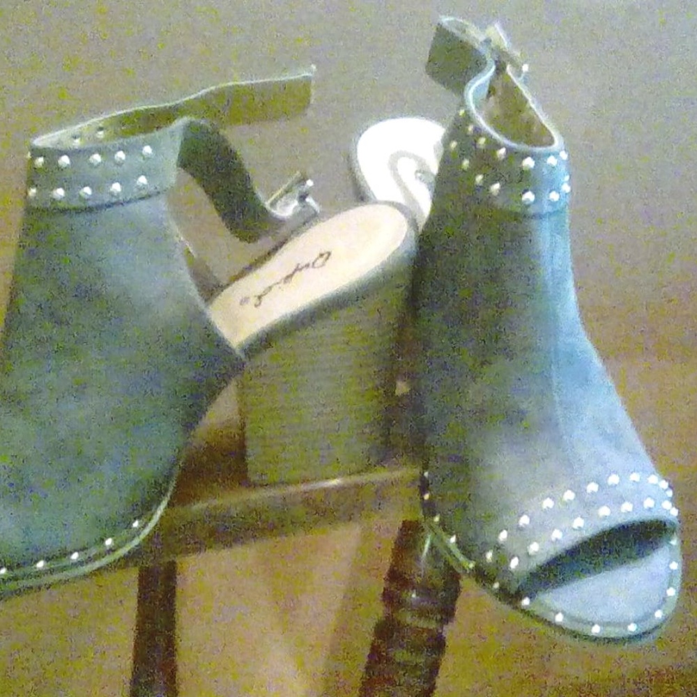 Qupid  Bootie Stacked Heel Buckl